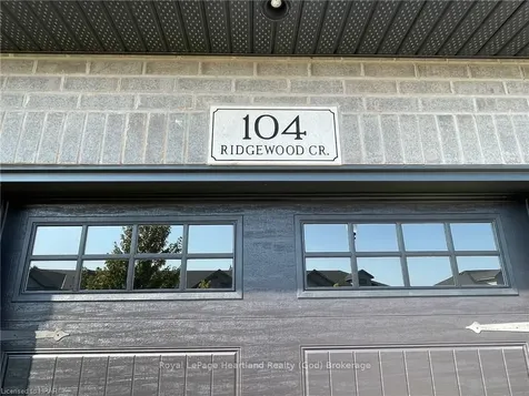 104 Ridgewood Crescent St. Marys ON N4X 1E8
