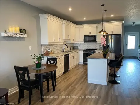 104 Ridgewood Crescent St. Marys ON N4X 1E8
