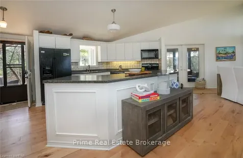 9848 Huron Place Lambton Shores ON N0M 1T0