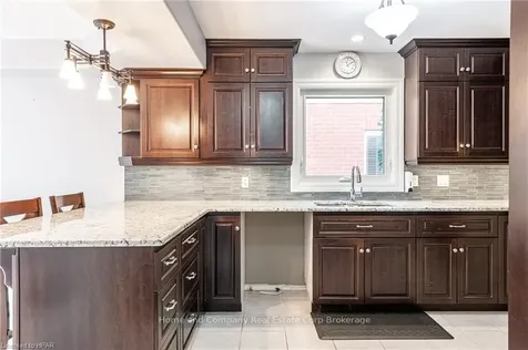 9 Fairfield Drive Stratford ON N5A 0A5