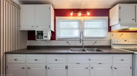 46 Cranberry Drive Ashfield-colborne-wawanosh ON N7A 3Y2