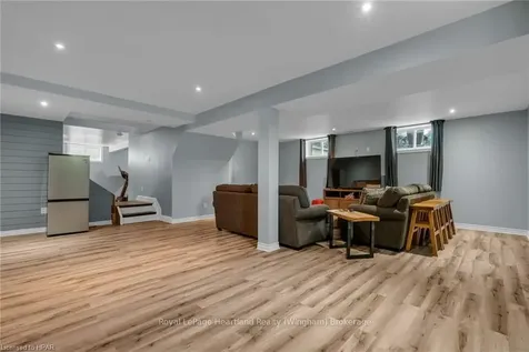 5 Minto Street N Minto ON N0G 1M0