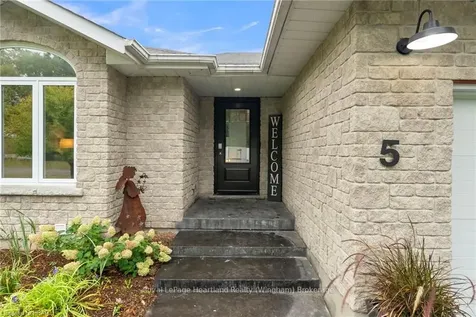 5 Minto Street N Minto ON N0G 1M0