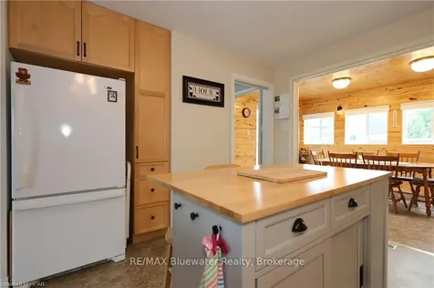 17 John Street S Bluewater ON N0M 2T0