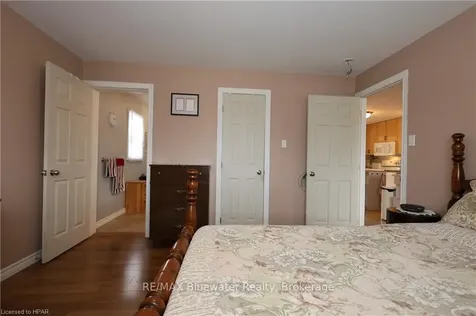 17 John Street S Bluewater ON N0M 2T0