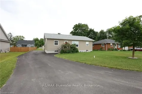 17 John Street S Bluewater ON N0M 2T0