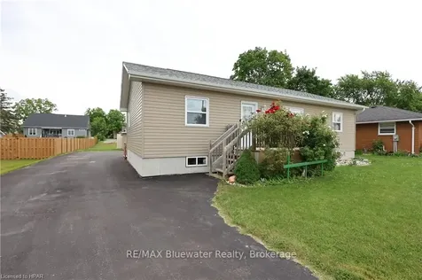 17 John Street S Bluewater ON N0M 2T0