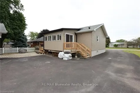 17 John Street S Bluewater ON N0M 2T0