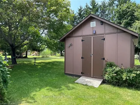 21 Hamilton Street Bluewater ON N0M 1G0