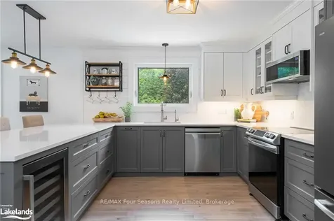 119 Hillcrest Drive Blue Mountains ON N0H 1J0