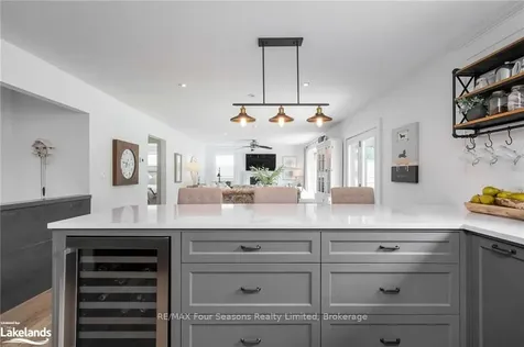 119 Hillcrest Drive Blue Mountains ON N0H 1J0