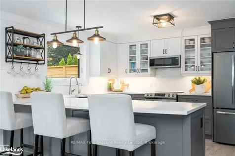 119 Hillcrest Drive Blue Mountains ON N0H 1J0