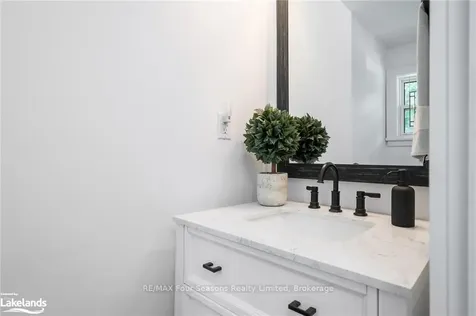 119 Hillcrest Drive Blue Mountains ON N0H 1J0