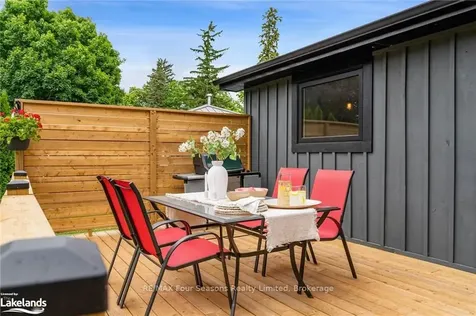 119 Hillcrest Drive Blue Mountains ON N0H 1J0