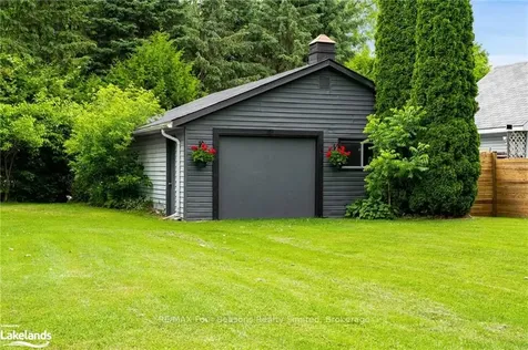 119 Hillcrest Drive Blue Mountains ON N0H 1J0