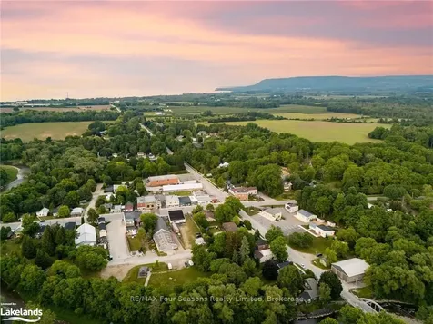 119 Hillcrest Drive Blue Mountains ON N0H 1J0