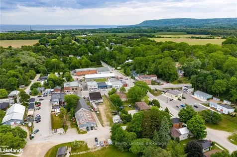 119 Hillcrest Drive Blue Mountains ON N0H 1J0