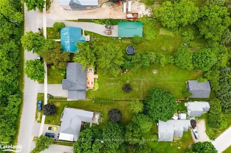 119 Hillcrest Drive Blue Mountains ON N0H 1J0