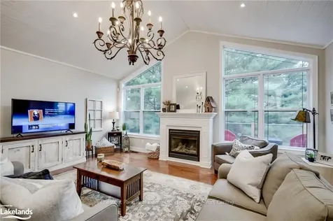 17 Gainsborough Road Bracebridge ON P1L 0A8