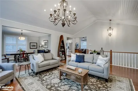 17 Gainsborough Road Bracebridge ON P1L 0A8