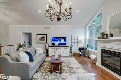 17 Gainsborough Road Bracebridge ON P1L 0A8