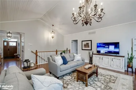 17 Gainsborough Road Bracebridge ON P1L 0A8