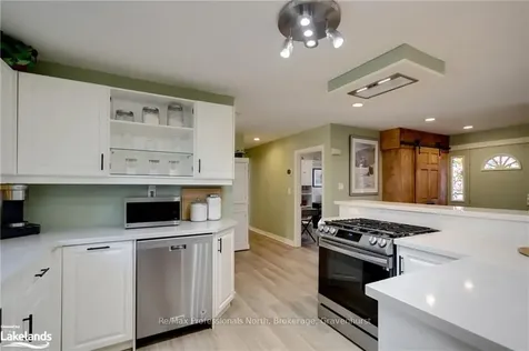 61 Woodland Drive N Bracebridge ON P1L 1M2