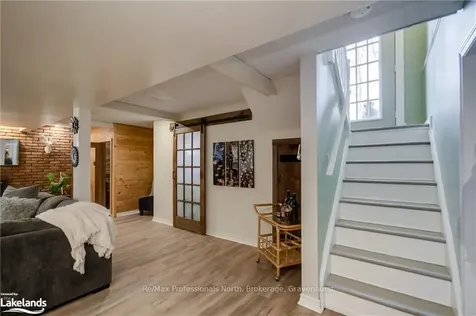 61 Woodland Drive N Bracebridge ON P1L 1M2