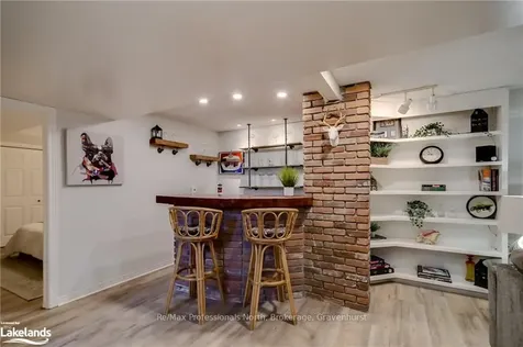 61 Woodland Drive N Bracebridge ON P1L 1M2