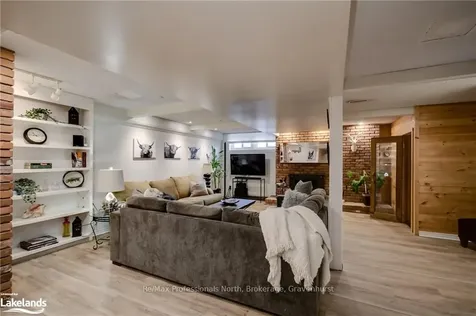 61 Woodland Drive N Bracebridge ON P1L 1M2