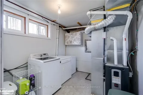 61 Woodland Drive N Bracebridge ON P1L 1M2