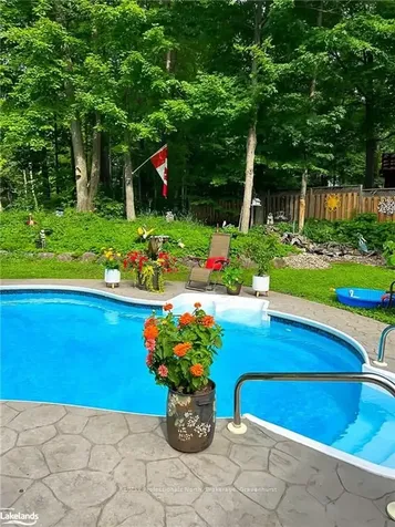 61 Woodland Drive N Bracebridge ON P1L 1M2