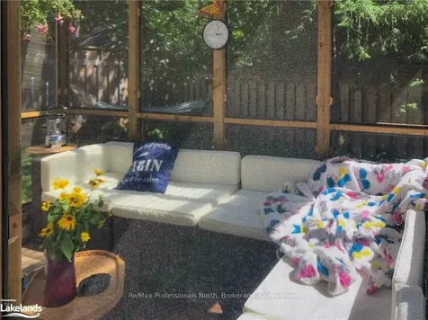 61 Woodland Drive N Bracebridge ON P1L 1M2