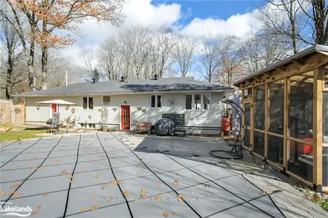 61 Woodland Drive N Bracebridge ON P1L 1M2