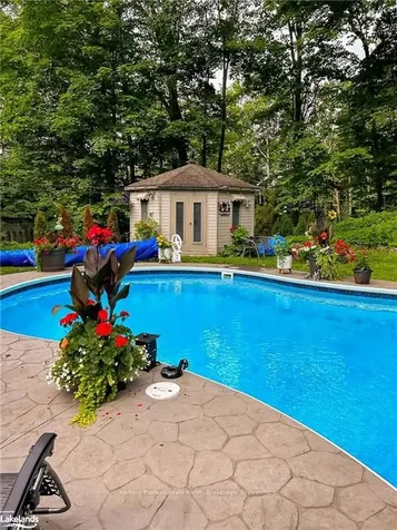61 Woodland Drive N Bracebridge ON P1L 1M2