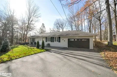 61 Woodland Drive N Bracebridge ON P1L 1M2