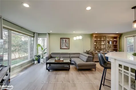 61 Woodland Drive N Bracebridge ON P1L 1M2