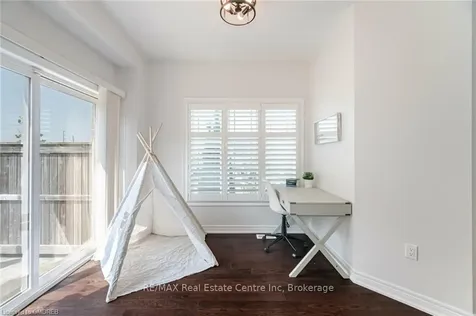 1 Sonoma Valley Crescent Hamilton ON L9B 0J3
