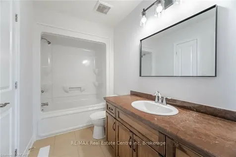 1 Sonoma Valley Crescent Hamilton ON L9B 0J3