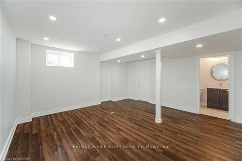 1 Sonoma Valley Crescent Hamilton ON L9B 0J3