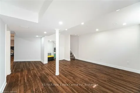1 Sonoma Valley Crescent Hamilton ON L9B 0J3