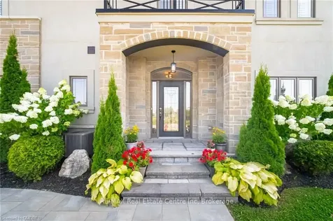 1 Sonoma Valley Crescent Hamilton ON L9B 0J3