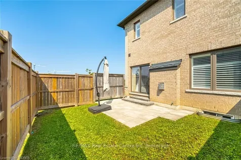 1 Sonoma Valley Crescent Hamilton ON L9B 0J3