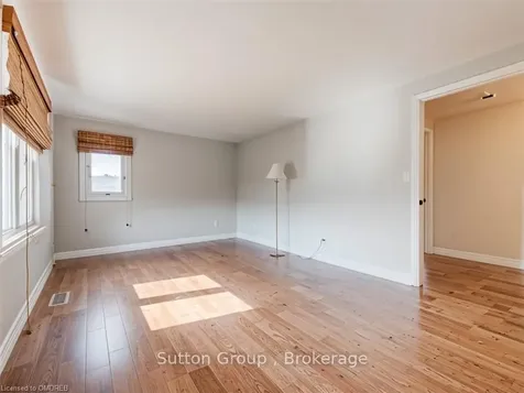 121 Parkland Crescent Kitchener ON N2N 1R5