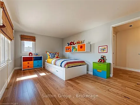 121 Parkland Crescent Kitchener ON N2N 1R5