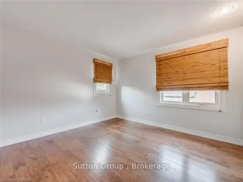 121 Parkland Crescent Kitchener ON N2N 1R5