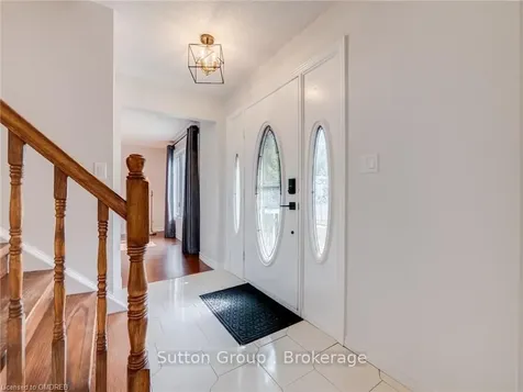 121 Parkland Crescent Kitchener ON N2N 1R5