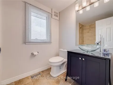 121 Parkland Crescent Kitchener ON N2N 1R5