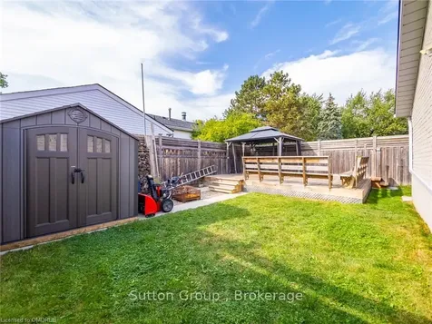 121 Parkland Crescent Kitchener ON N2N 1R5