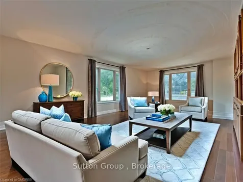 121 Parkland Crescent Kitchener ON N2N 1R5